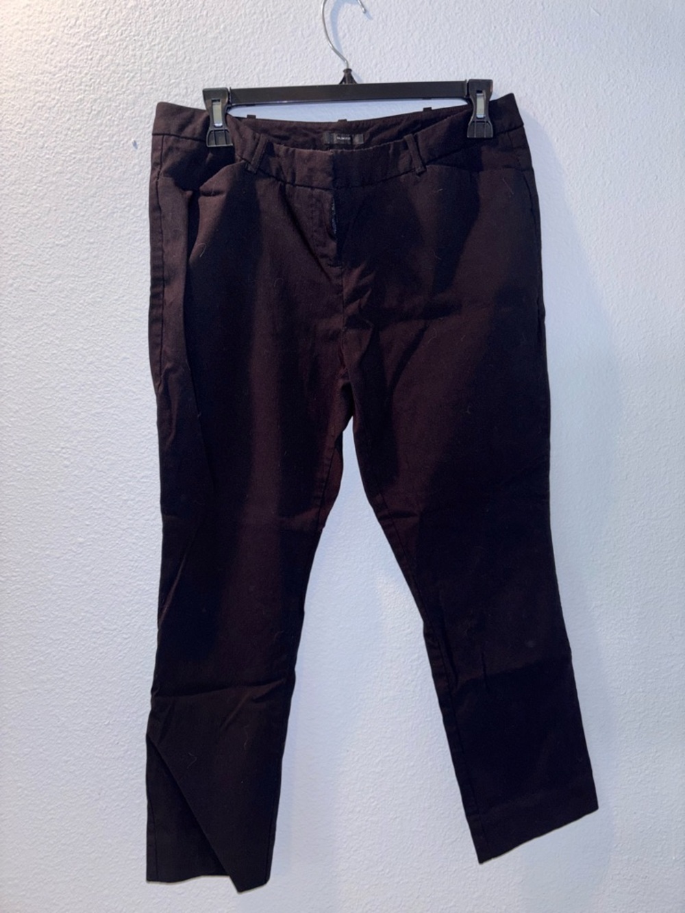 Worthington women’s black cropped / capri style ankle pants 10P